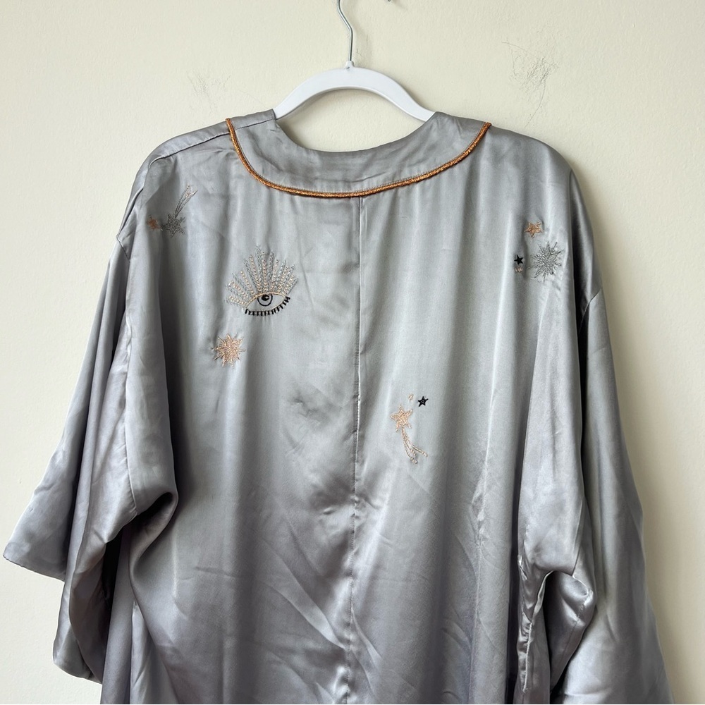 By Anthropologie Celestial Embroidered Robe Silver - Picture 8 of 11